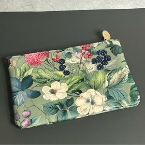 ipsy Floral Green Cosmetic Bag